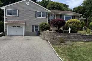 6 Waters Edge, Kinnelon, NJ 07405 - Photo 1