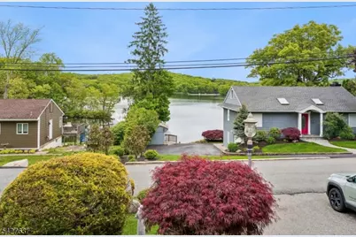 6 Waters Edge, Kinnelon, NJ 07405 - Photo 3