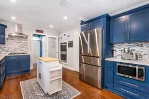 19 Plymouth Pl, Roseland, NJ 07068 - Photo 11