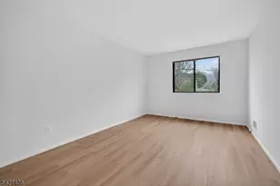169 Castle Ridge Dr, East Hanover Township, NJ 07936 - Photo 19