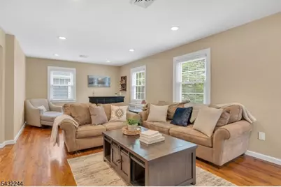 15 Oak Pl, Hawthorne, NJ 07506 - Photo 9