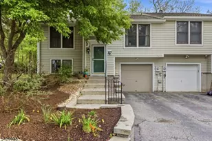 37 Quail Ct, Hardyston Township, NJ 07419 - Photo 1