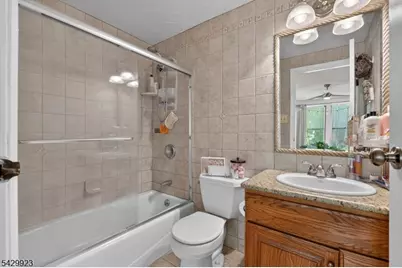 37 Quail Ct, Hardyston Township, NJ 07419 - Photo 17