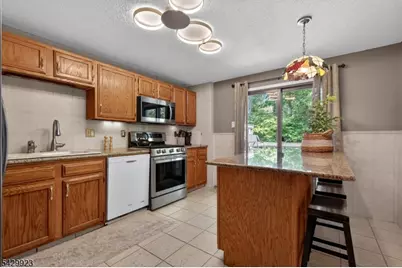 37 Quail Ct, Hardyston Township, NJ 07419 - Photo 11