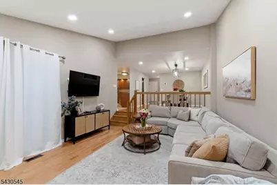 113 Saratoga Sq, Wayne, NJ 07470 - Photo 9