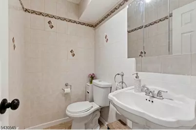 113 Saratoga Sq, Wayne, NJ 07470 - Photo 5