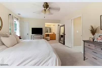 113 Saratoga Sq, Wayne, NJ 07470 - Photo 15