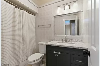 113 Saratoga Sq, Wayne, NJ 07470 - Photo 21