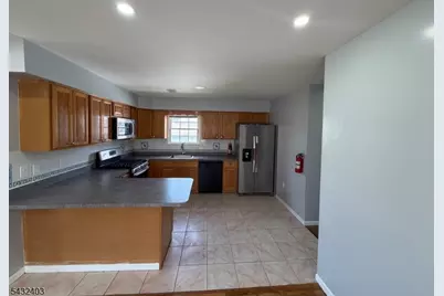 555 1st Ave, Elizabeth, NJ 07206 - Photo 5