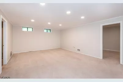 28 Brandywyne Dr, Florham Park, NJ 07932 - Photo 17