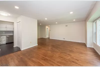 28 Brandywyne Dr, Florham Park, NJ 07932 - Photo 9
