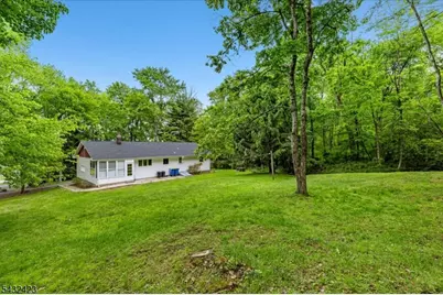 111 E Mountain Rd, Hillsborough Township, NJ 08844 - Photo 23