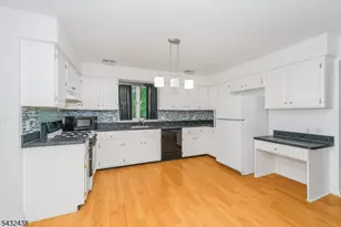 9 Sycamore Ln, Piscataway Township, NJ 08854 - Photo 9