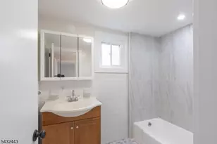 111 Roosevelt St, Roselle Park, NJ 07204 - Photo 5