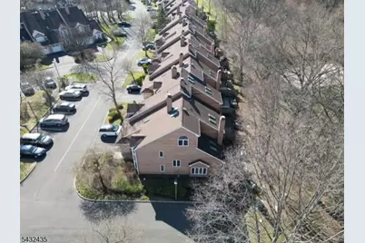 118 Coppertree Ct, Edison, NJ 08820 - Photo 3