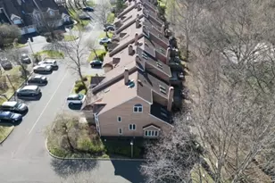 118 Coppertree Ct, Edison, NJ 08820 - Photo 3