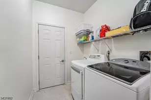 605 Lopez Ln, Morris Plains, NJ 07950 - Photo 11