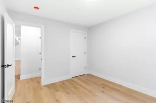 129 Mt Pleasant Ave, Newark, NJ 07104 - Photo 9