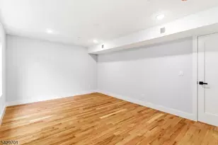 129 Mt Pleasant Ave, Newark, NJ 07104 - Photo 19