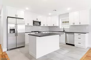 129 Mt Pleasant Ave, Newark, NJ 07104 - Photo 3