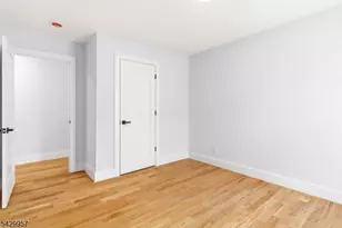 129 Mt Pleasant Ave, Newark, NJ 07104 - Photo 11
