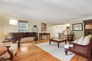 7 Pontiac Dr, Wayne, NJ 07470 - Photo 5