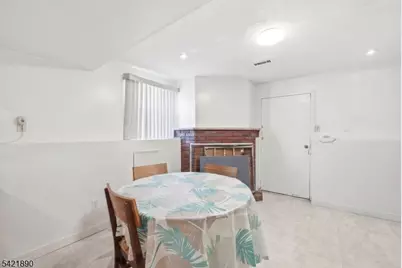 674 Berkeley Ave, Orange, NJ 07050 - Photo 17