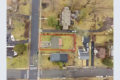 674 Berkeley Ave, Orange, NJ 07050 - Photo 23