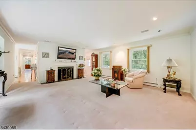 6 Driftway, Roseland, NJ 07068 - Photo 5