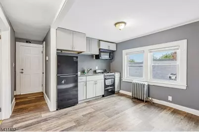 301 E 9th Ave, Roselle, NJ 07203 - Photo 15