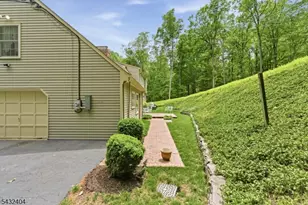 13 Hamden Rd, Franklin Township, NJ 08822 - Photo 5