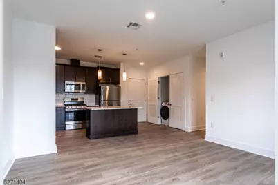 1025 Raritan Rd #303, Clark Township, NJ 07066 - Photo 11