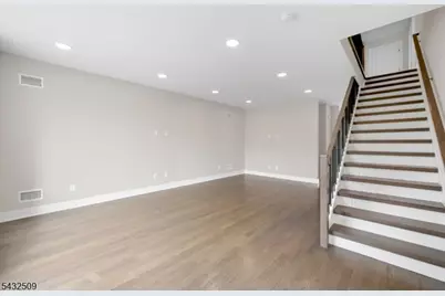 139 Philip, Elmwood Park, NJ 07407 - Photo 7