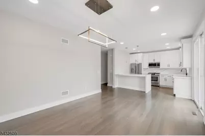 139 Philip, Elmwood Park, NJ 07407 - Photo 11