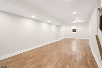 139 Philip, Elmwood Park, NJ 07407 - Photo 33