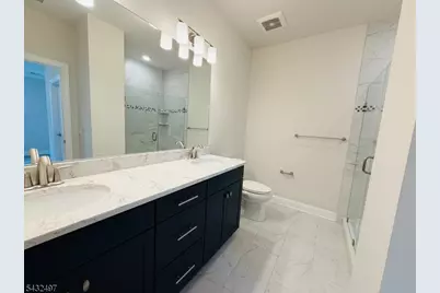 810 Greenland Sq, Highland Park, NJ 08904 - Photo 11