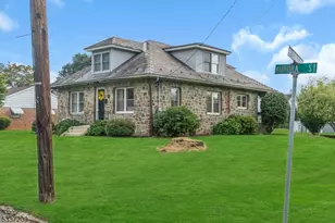 122 Aurora St, Lopatcong Township, NJ 08865 - Photo 3