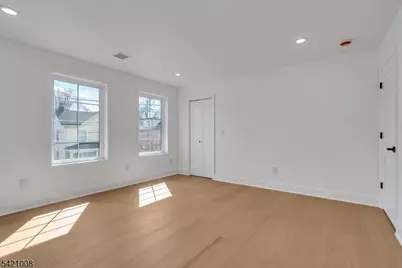 21 Cross St, Montclair, NJ 07042 - Photo 11