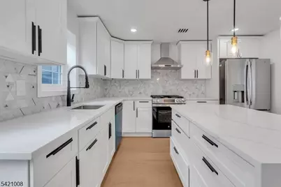21 Cross St, Montclair, NJ 07042 - Photo 3