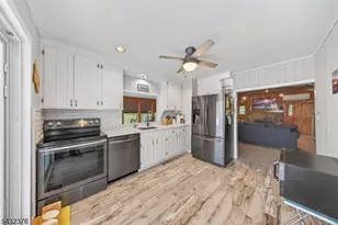 1052 Lakeside Dr E, Vernon Twp., NJ 07422 - Photo 11
