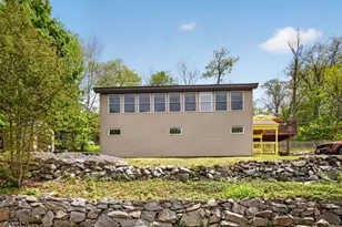 1052 Lakeside Dr E, Vernon Twp., NJ 07422 - Photo 3