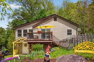 1052 Lakeside Dr E, Vernon Twp., NJ 07422 - Photo 7