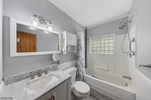 1052 Lakeside Dr E, Vernon Twp., NJ 07422 - Photo 27
