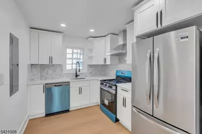 21 Cross St, Montclair, NJ 07042 - Photo 3