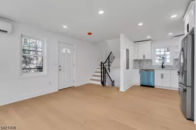 21 Cross St, Montclair, NJ 07042 - Photo 5