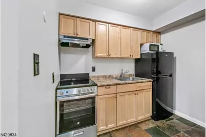 37 Hill St, Morristown, NJ 07960 - Photo 3