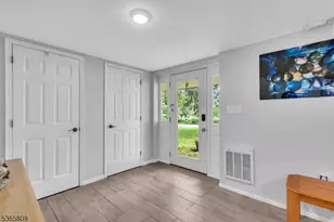 9 Mueller Ln, Franklin Township, NJ 07882 - Photo 7