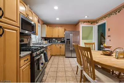 112 Pitt Rd, Springfield, NJ 07081 - Photo 7