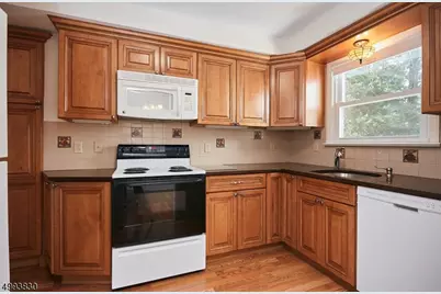 76 Cypress St, Millburn, NJ 07041 - Photo 7