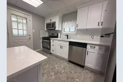 18 Fletcher Pl, Parsippany, NJ 07878 - Photo 5